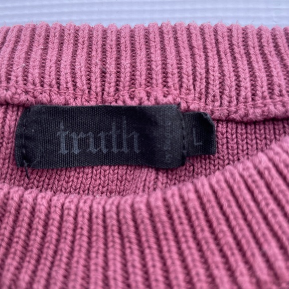 Truth sweater - Picture 3 of 3